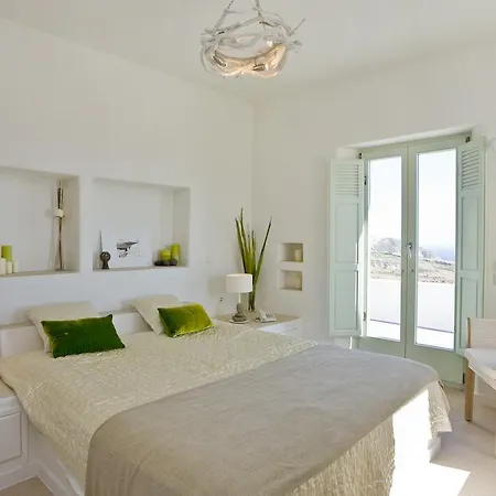 Black Rock Villa *